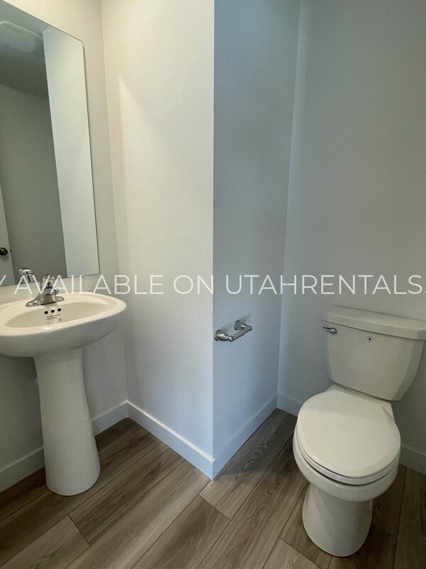 Price Lowered for Quick Move-In property image