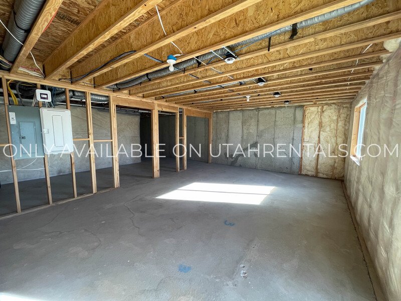 Price Lowered for Quick Move-In property image