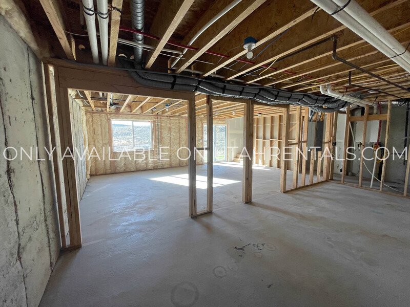 Price Lowered for Quick Move-In property image