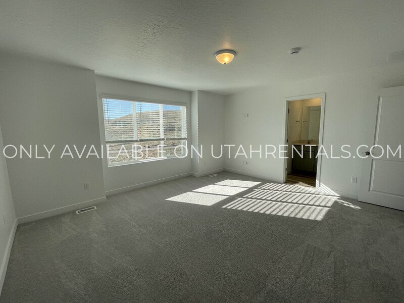 Price Lowered for Quick Move-In property image