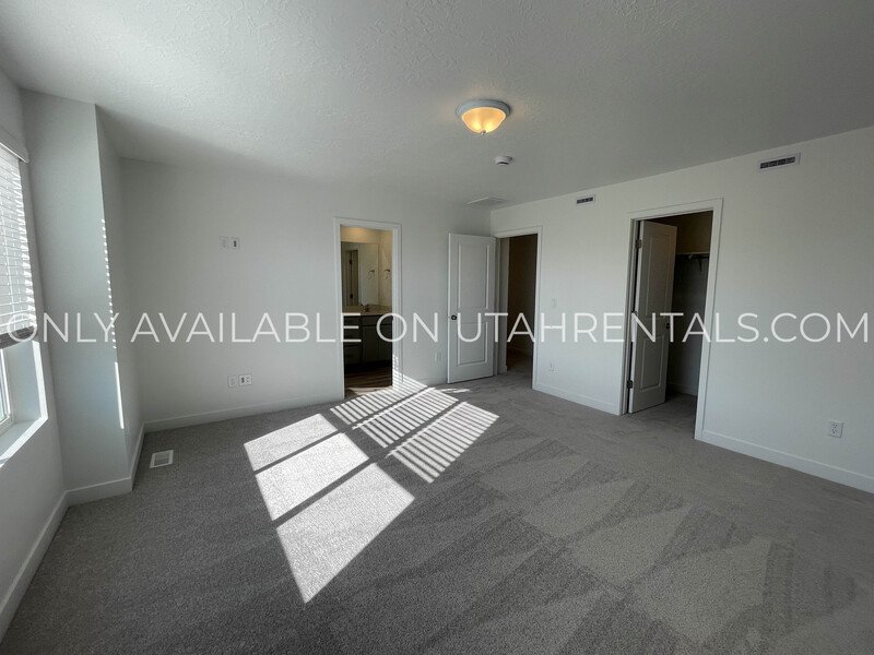 Price Lowered for Quick Move-In property image