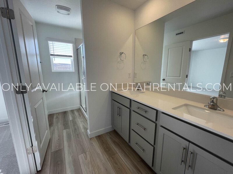 Price Lowered for Quick Move-In property image