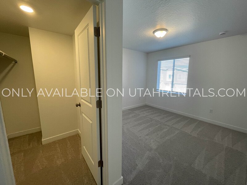 Price Lowered for Quick Move-In property image
