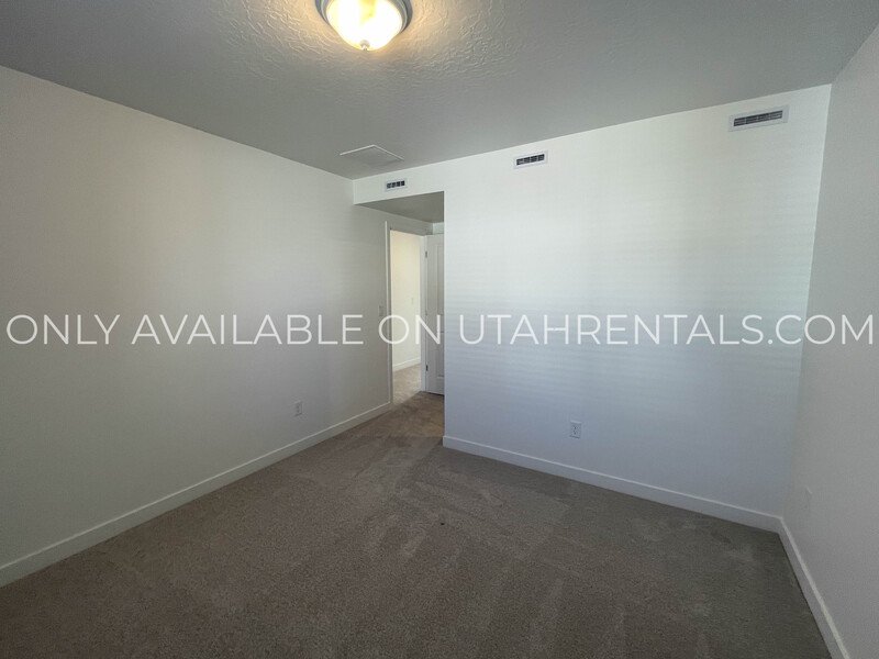 Price Lowered for Quick Move-In property image