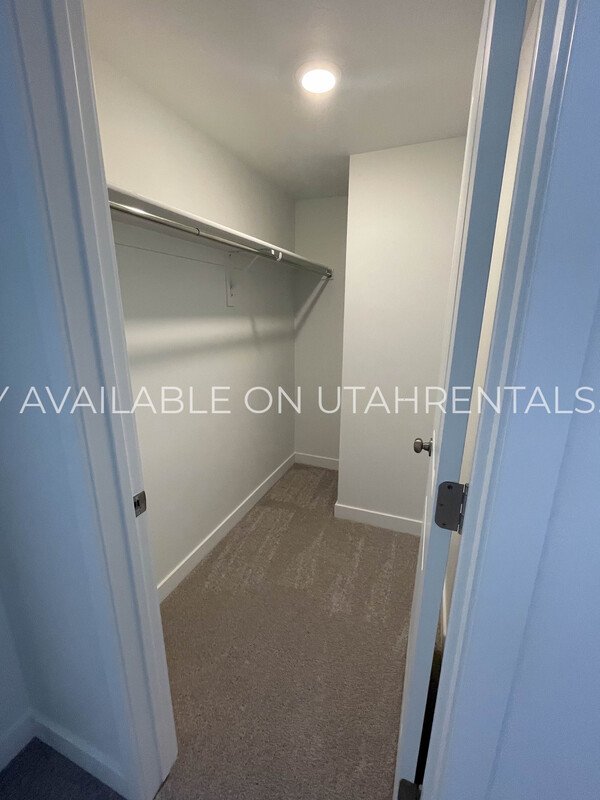 Price Lowered for Quick Move-In property image