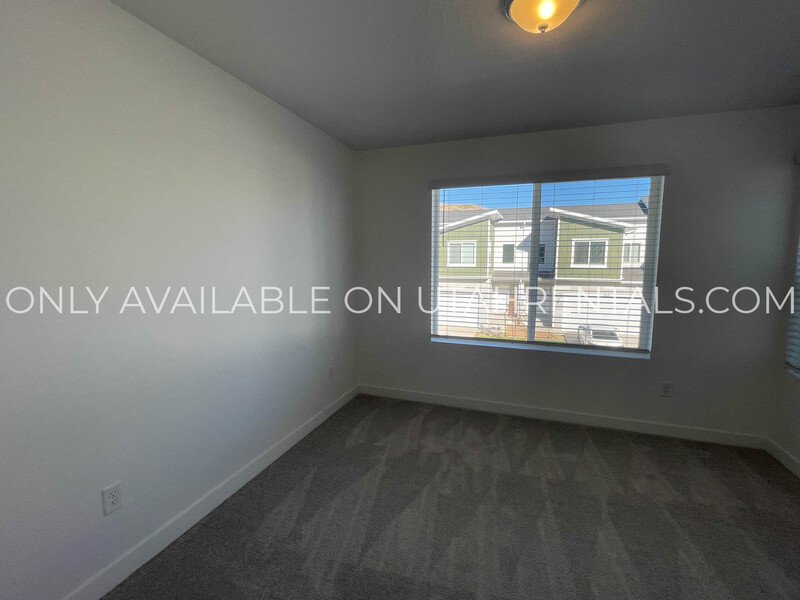 Price Lowered for Quick Move-In property image