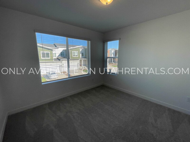 Price Lowered for Quick Move-In property image