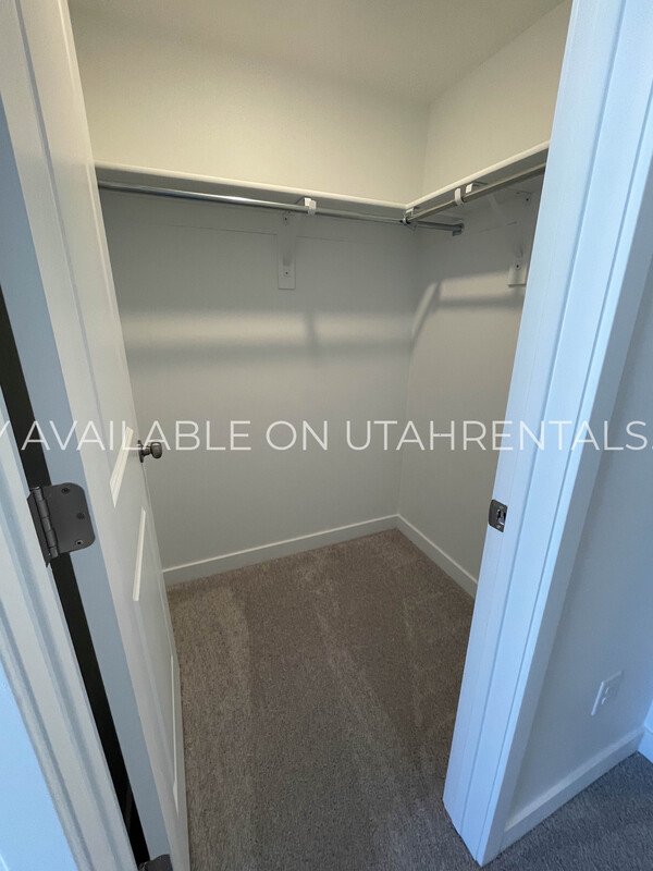 Price Lowered for Quick Move-In property image