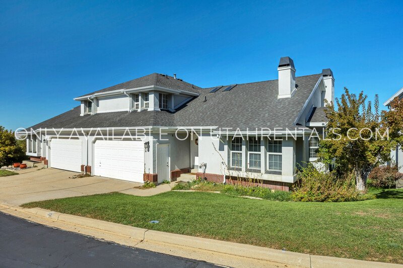 Move in Special !! Luxury Bountiful Bench Home with Spectacular Views and Vaulted Ceilings property image