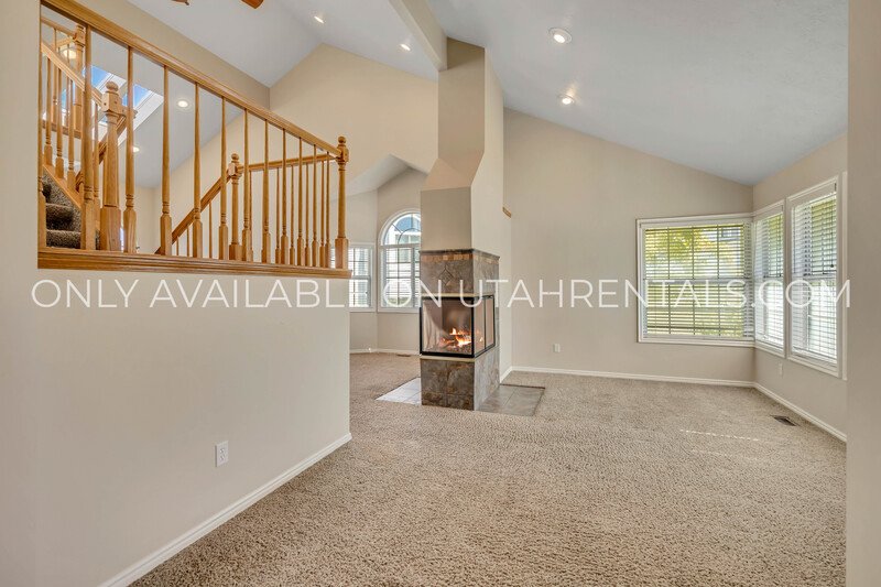 Move in Special !! Luxury Bountiful Bench Home with Spectacular Views and Vaulted Ceilings property image