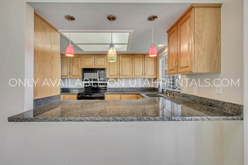 Move in Special !! Luxury Bountiful Bench Home with Spectacular Views and Vaulted Ceilings property image