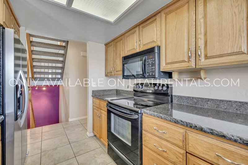 Move in Special !! Luxury Bountiful Bench Home with Spectacular Views and Vaulted Ceilings property image