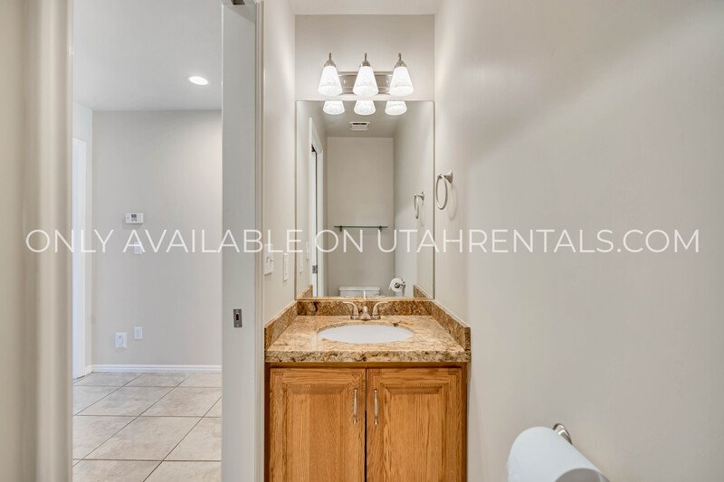 Move in Special !! Luxury Bountiful Bench Home with Spectacular Views and Vaulted Ceilings property image