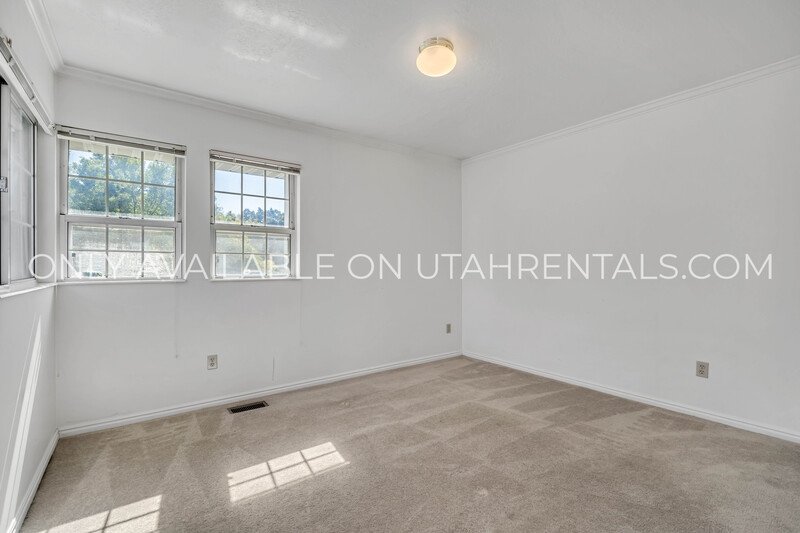 Move in Special !! Luxury Bountiful Bench Home with Spectacular Views and Vaulted Ceilings property image