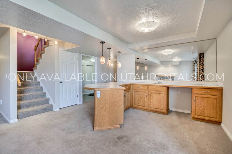 Move in Special !! Luxury Bountiful Bench Home with Spectacular Views and Vaulted Ceilings property image