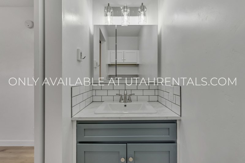 Modern 3-Bedroom Duplex in the Heart of Orem property image