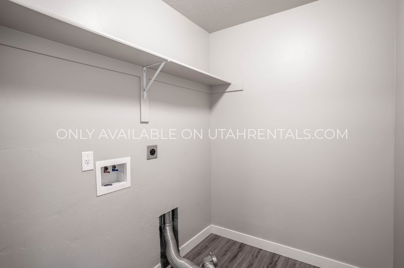 Beautiful 2-Bed 2-Bath Layout property image