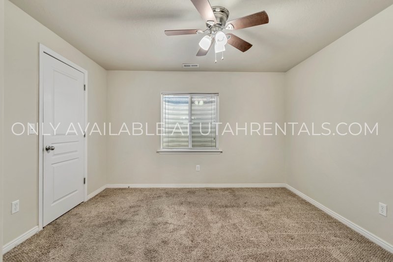 Amazing two bedroom basement apartment! property image
