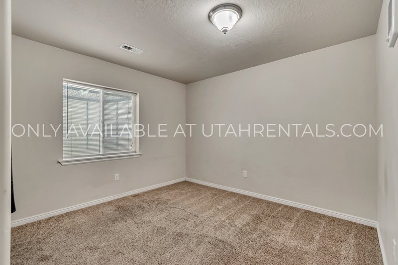 Amazing two bedroom basement apartment! property image