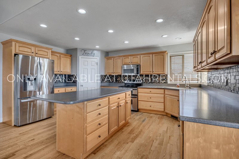 Spacious 7-Bed Cedar Hills Home with Valley Views & Basketball Court property image