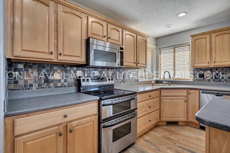 Spacious 7-Bed Cedar Hills Home with Valley Views & Basketball Court property image