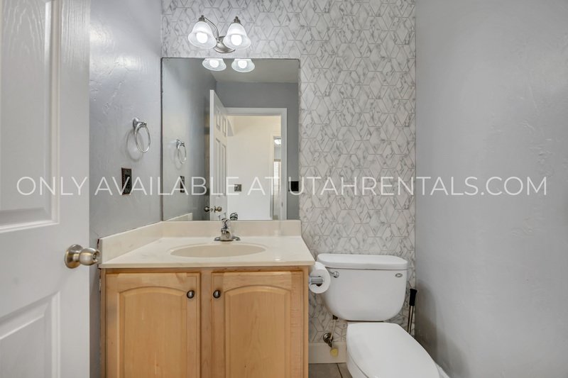 Spacious 7-Bed Cedar Hills Home with Valley Views & Basketball Court property image