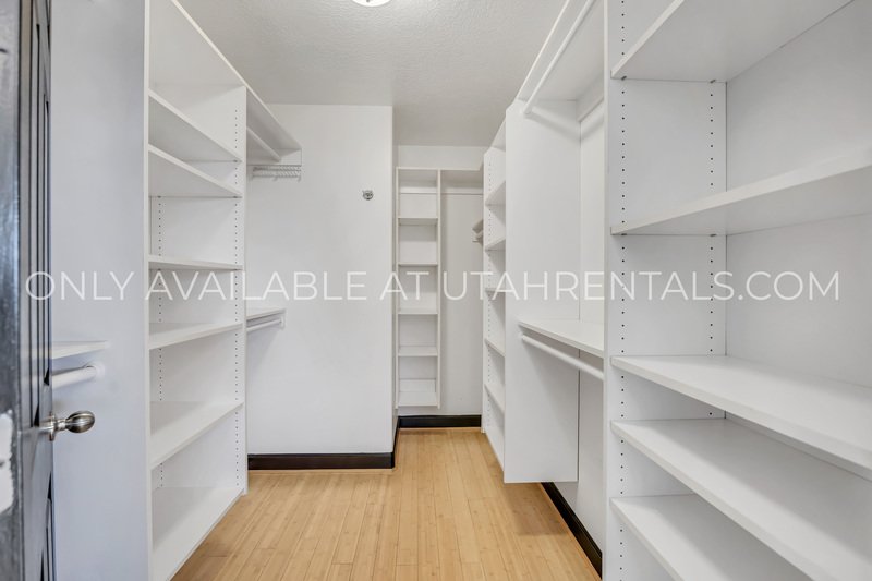 Spacious 7-Bed Cedar Hills Home with Valley Views & Basketball Court property image