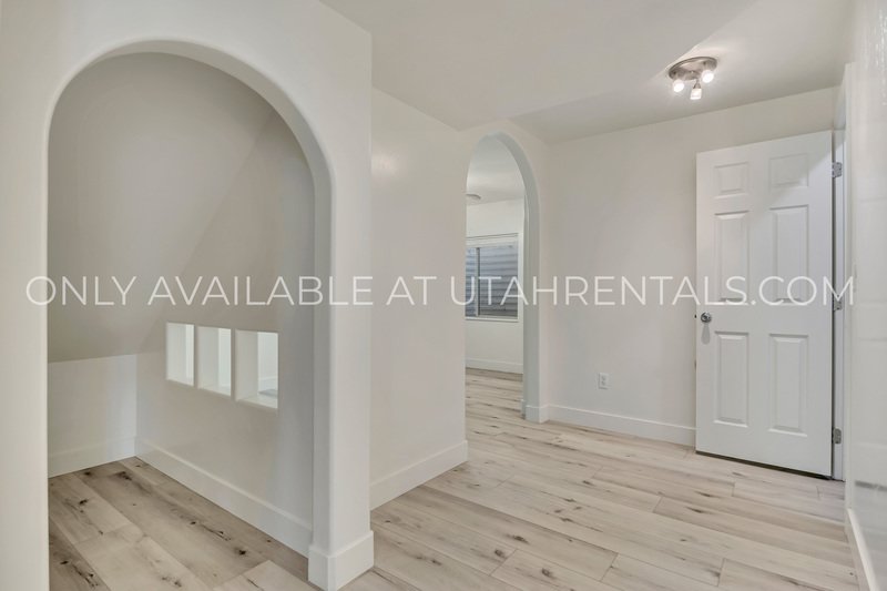 Spacious 7-Bed Cedar Hills Home with Valley Views & Basketball Court property image