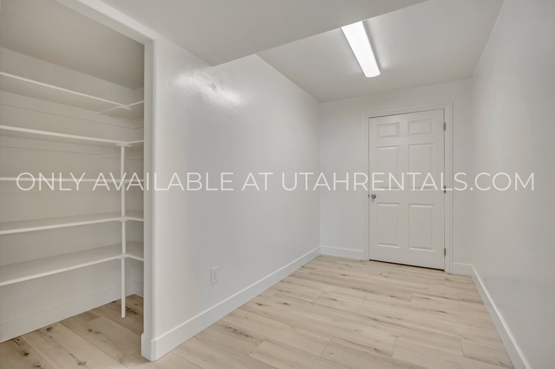 Spacious 7-Bed Cedar Hills Home with Valley Views & Basketball Court property image