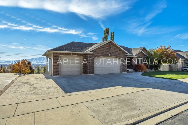 Spacious 7-Bed Cedar Hills Home with Valley Views & Basketball Court property image