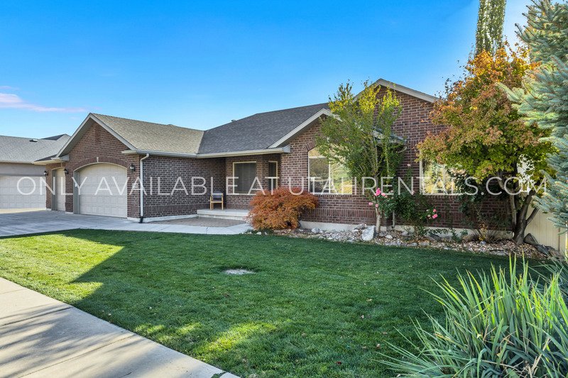 Spacious 7-Bed Cedar Hills Home with Valley Views & Basketball Court property image
