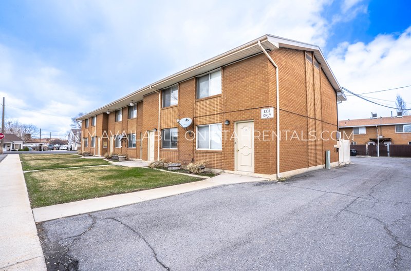 Beautiful 2-Bedroom Unit – Convenient Location! property image