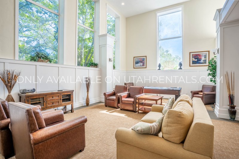 1 Bed 1 Bath Spanish Terrace Unit property image