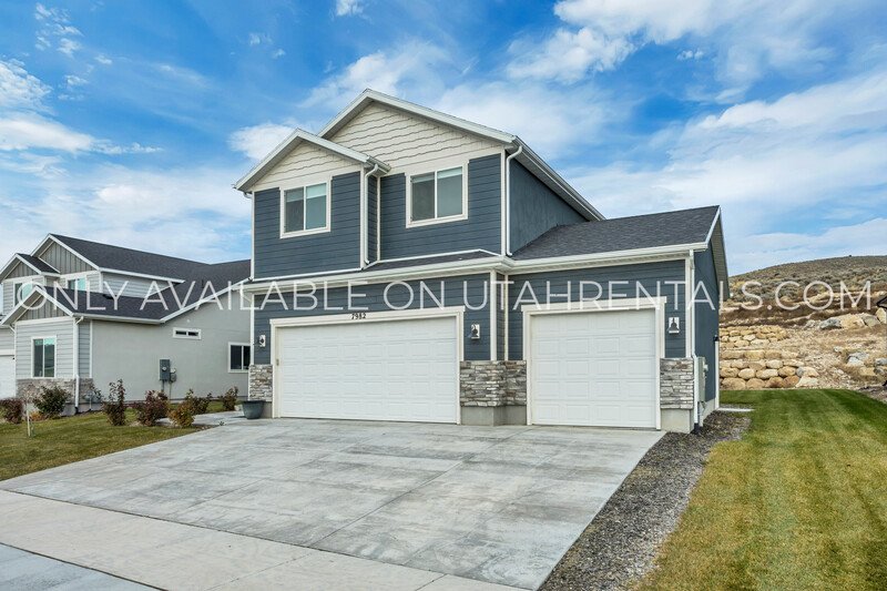 Beautiful Eagle Mountain Home with Open Layout & Mountain Views property image