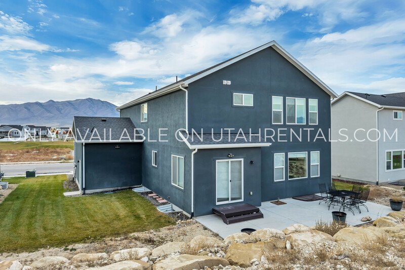Beautiful Eagle Mountain Home with Open Layout & Mountain Views property image