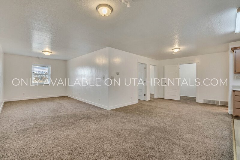 215 E 100 N Unit 12 property image