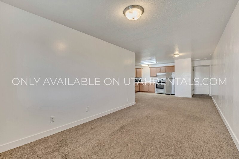 215 E 100 N Unit 12 property image