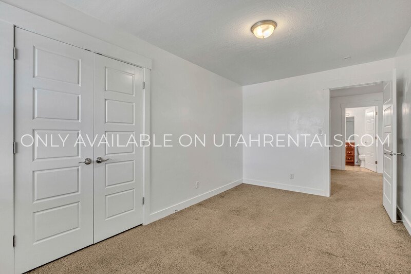 215 E 100 N Unit 12 property image