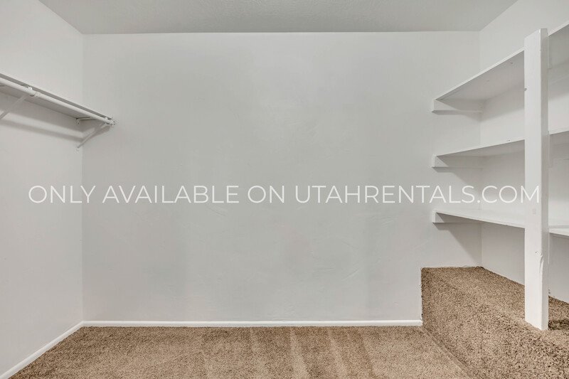 215 E 100 N Unit 12 property image