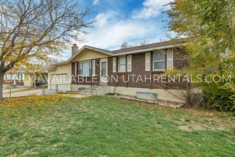 5 bed 2 bath home in West Valley property image