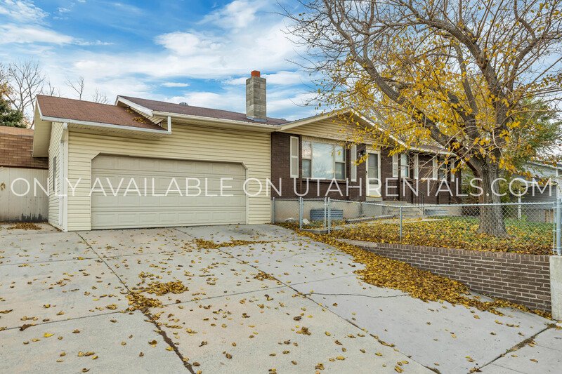 5 bed 2 bath home in West Valley property image