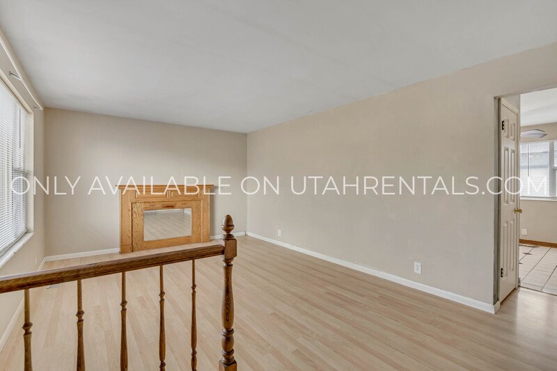 5 bed 2 bath home in West Valley property image