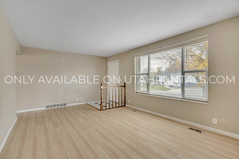 5 bed 2 bath home in West Valley property image