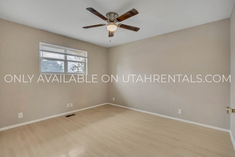 5 bed 2 bath home in West Valley property image