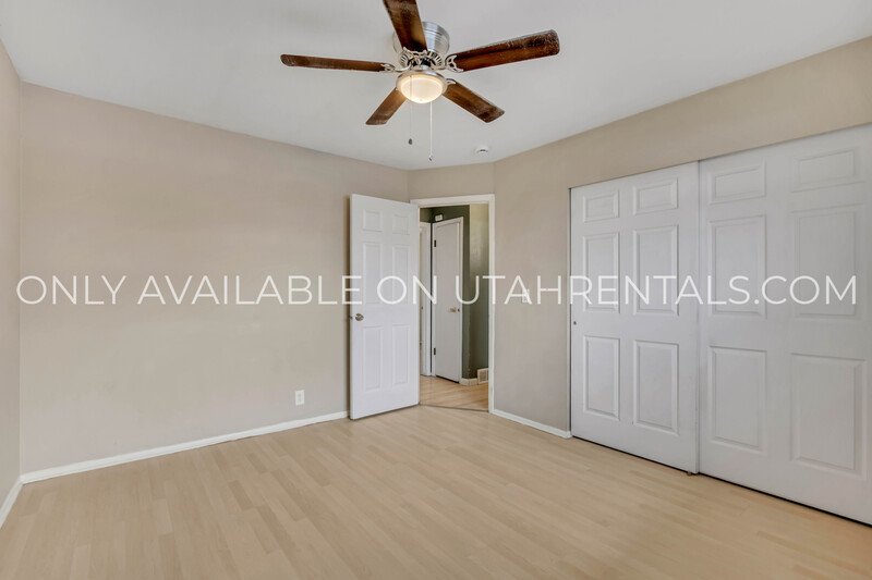 5 bed 2 bath home in West Valley property image