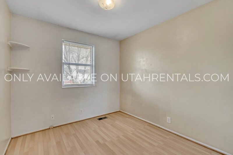 5 bed 2 bath home in West Valley property image