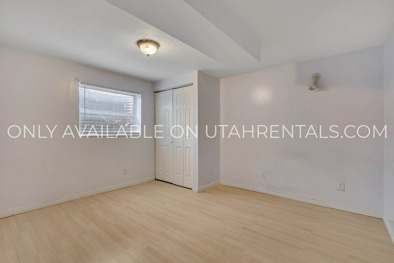 5 bed 2 bath home in West Valley property image