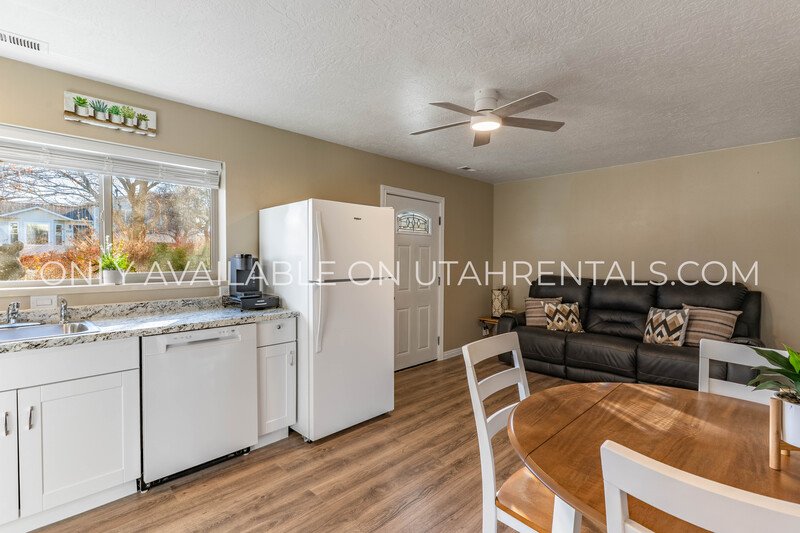Charming 1-Bedroom Basement Unit property image