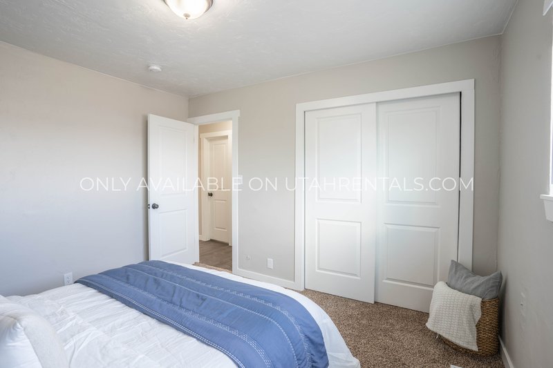 Newly Renovated 2-Bedroom Apartment! property image