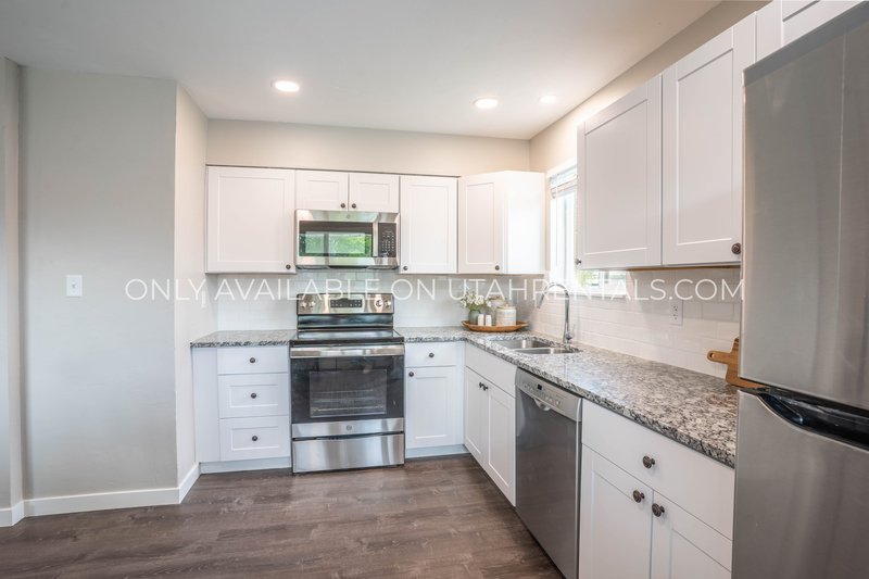 Newly Renovated 2-Bedroom Apartment! property image